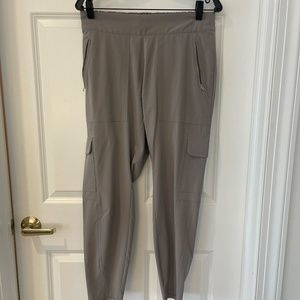 Athleta tan cargo pants for on the go
